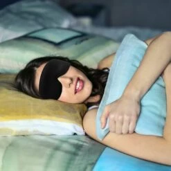 AOUGO Masque De Sommeil 3D Pour Dormir Avec Les Yeux Bandés Masque Pour Les Yeux En Soie Avec Sangle Réglable Masque De Sommeil Bloquant La Lumière Masque De Sommeil En Soie Naturelle Rempli De Coton Doux Pour Voyage/dormir/pause Déjeuner/hôtel -Protection des voies respiratoires Soldes 64615423 5